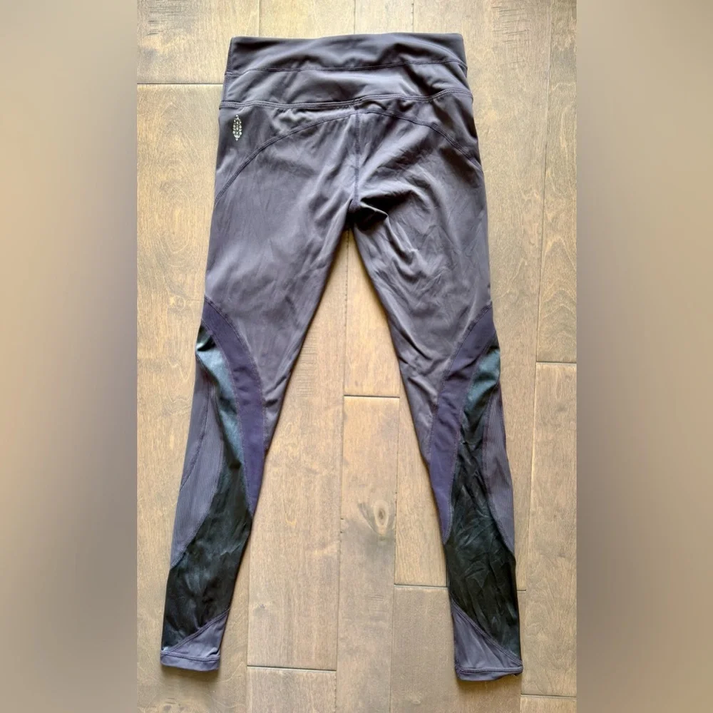 Free People Movement Mid Rise Tap Back Leggings